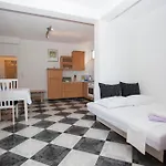 Apartments Damjanovic